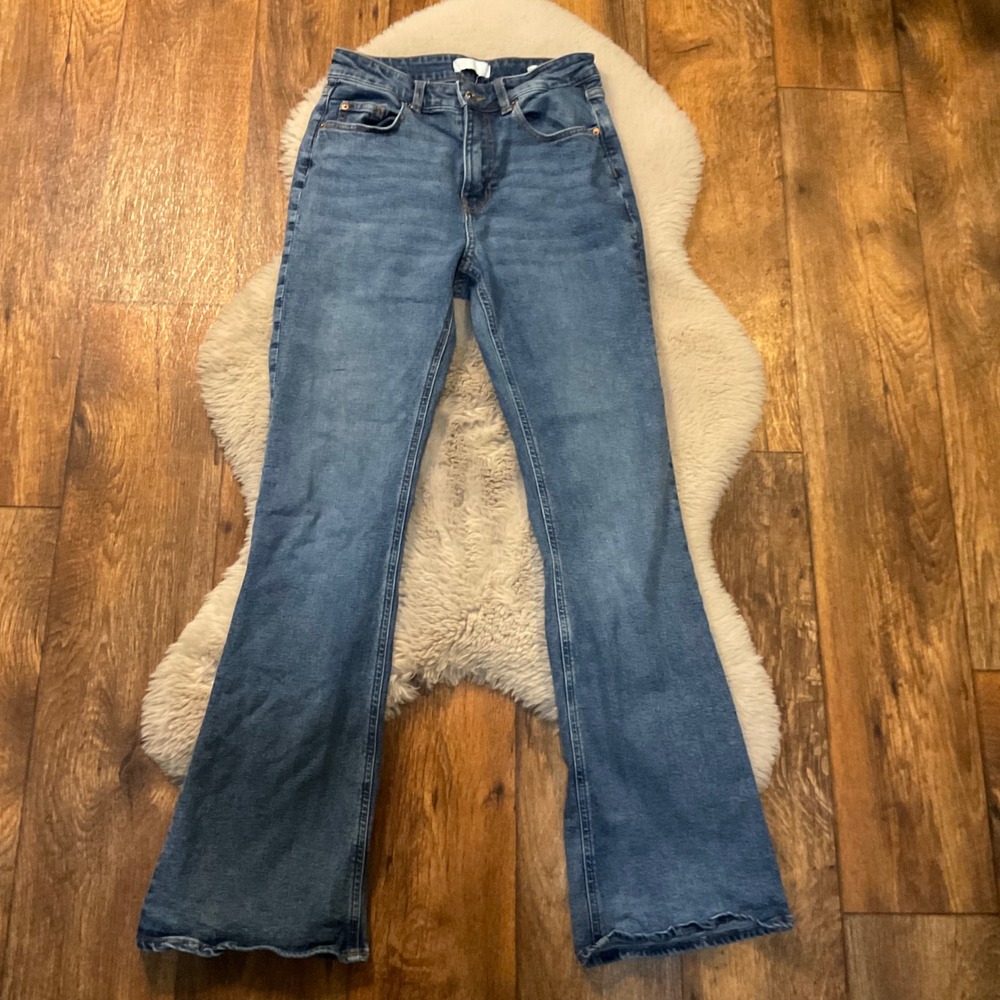H&M Flare Denim Jeans Size 4 Medium Wash Blue Womens